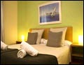 doppelzimmer mit TV und Minibar