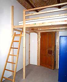 Guest rooms in a loft with bunk beds in Berlin Kreuzberg