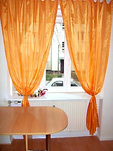 Sitzecke, Fenster zur ruhigen Strasse