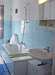 a nice bathroom with a bathtub