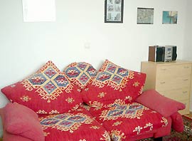 Sofa in de parket kamer