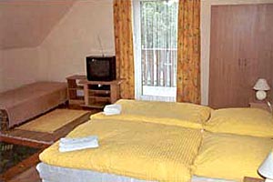 kamer met drie bedden in Blankenfelde