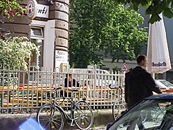 alla Landwehrkanal, la Paul-Linke-Ufer