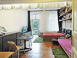 Letto matrimoniale grande nella camera privata ampia a Berlino Prenzlauer Berg