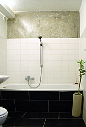 Bad mit Badewanne - Apartment Hackescher Markt