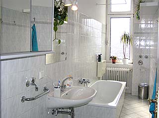Gemensamt badrum - privatrum i Berlin Mitte