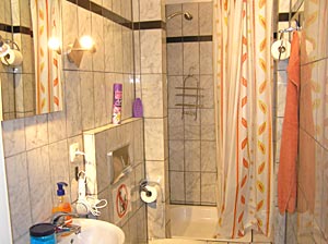 Bad mit Dusche
