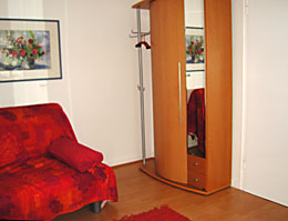 Wohn-/Schlafzimmer mit Garderobe K&ouml;ln
