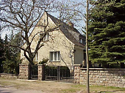 La casa (vista dall'esterno)