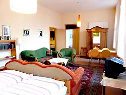 Большая комната с видом в маленькую комнату - Квартиры Берлин Тиргартен  