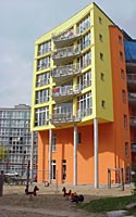 Дом, в котором находятся квартира для отдыха и комнаты для гостей - Берлин Тиргартен