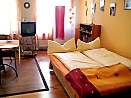 Canap-lit convertible dans la chambre pour jusqua 2 htes