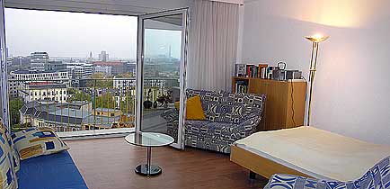 Jeden z pokoi wakacyjnych na 14 piętrze dzielnica Tiergarten - Berlin