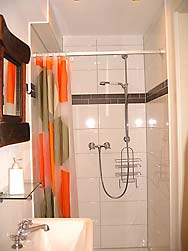 shower - holiday apartment in Düsseldorf