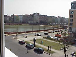 Blick aus dem Fenster des Apartments zum Engelbecken 