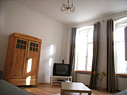 TV en el saln del apartamento de Berln Mitte