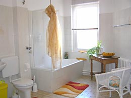 Bad mit Badewanne