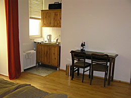 Schreibtisch im Zimmer