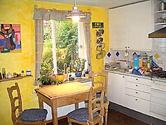 Kitchen for shared use by the private guest rooms - Munich Schwaben 