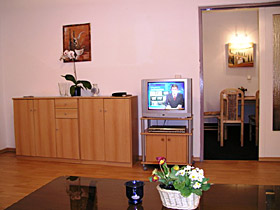 Fernseher, DVD-Player im Zimmer