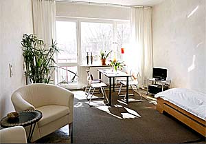groes Zimmer mit Einzelbett
