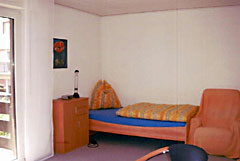 single bed in the rooms