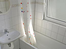 baño con bañera